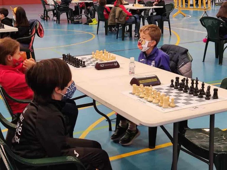 La Escuela de Ajedrez participa en los campeonatos provinciales en edad escolar