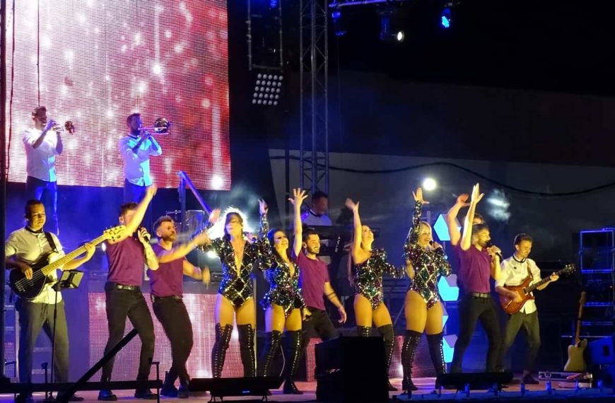 El Réplica Fest, Efectiviwonder y La Mundial triunfan en las noches de feria de Quintanar