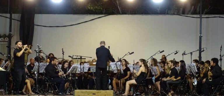 Magistral concierto de la Banda Sinfónica Municipal y el multiinstrumentista Abraham Cupeiro  para cerrar el Festival de Musica Magistral concierto de la Banda Sinfónica Municipal y el multiinstrumentista Abraham Cupeiro  para cerrar el Festival de Musica