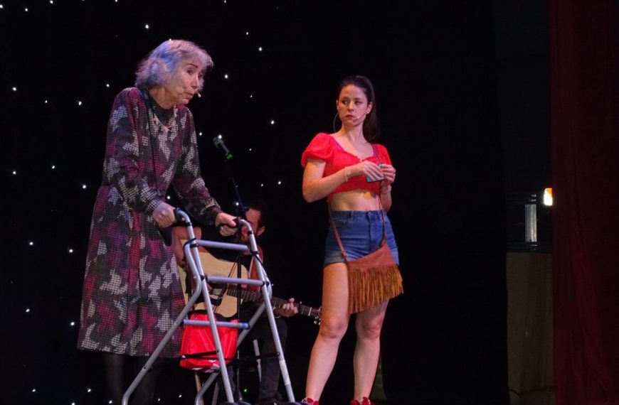 Alumnado de Educación Secundaria de Quintanar asistió a la obra “Despierta”