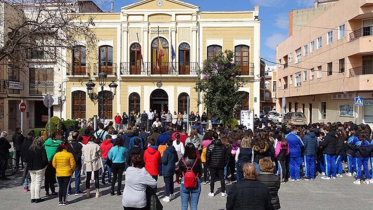 Quintanar de la Orden condena la tragedia que está sufriendo el pueblo ucraniano con una concentración Quintanar de la Orden condena la tragedia que está sufriendo el pueblo ucraniano con una concentración