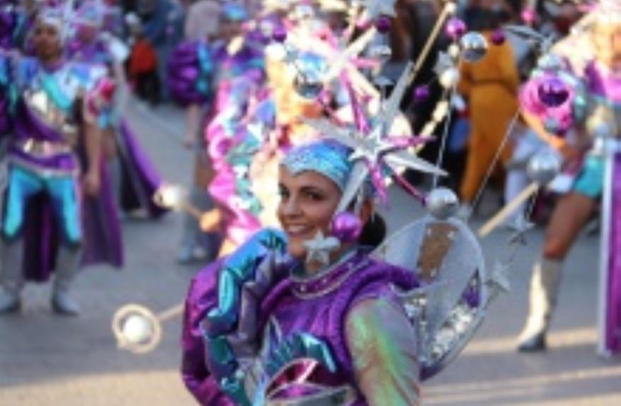 Ganadores Concurso Regional de  Comparsas y Carrozas en Manzanares: ‘Los Perchas’ y la asociación ‘Huríes’ 