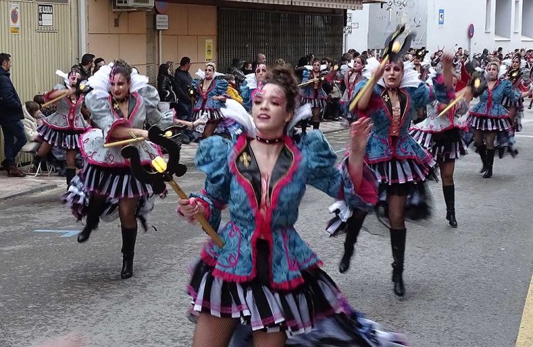 Quintanar de la Orden celebra su desfile-concurso de Carnaval con la participación de 12 grandes comparsas Quintanar de la Orden celebra su desfile-concurso de Carnaval con la participación de 12 grandes comparsas