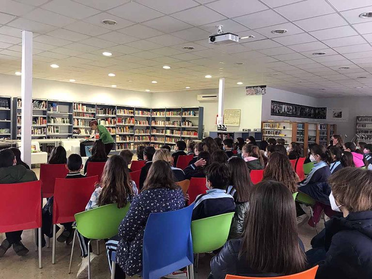 Los Centros Educativos de Quintanar de la Orden disfrutan de los Cuentacuentos Musicados de Roberto Mezquita Los Centros Educativos de Quintanar de la Orden disfrutan de los Cuentacuentos Musicados de Roberto Mezquita