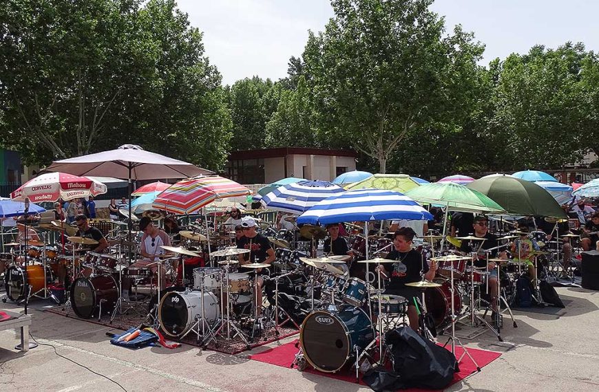 El Ayuntamiento de Quintanar de la Orden apoya al Crazy  Drummer´s para que logre el éxito deseado