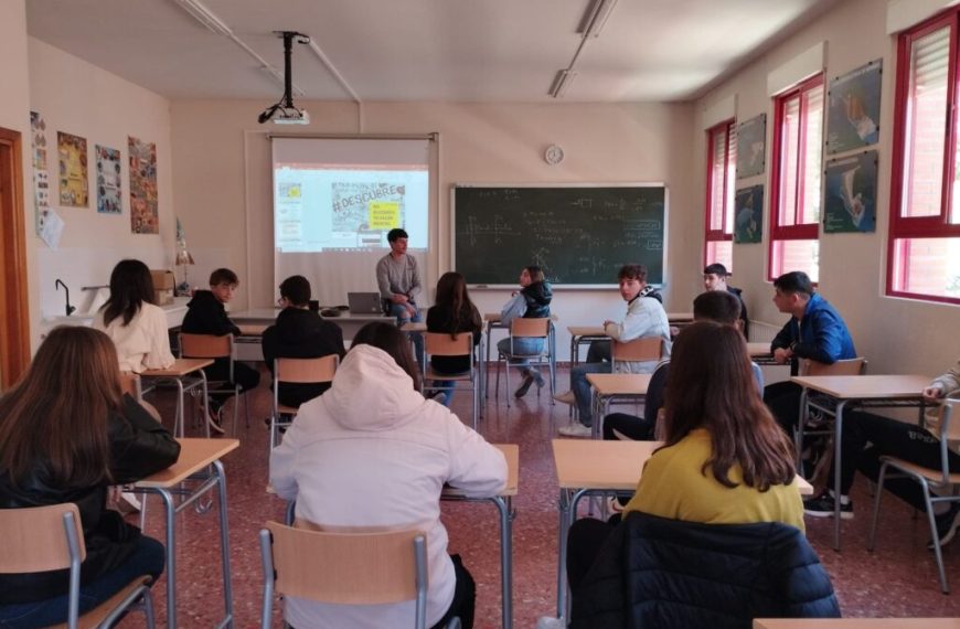 La Asociación Luz de la Mancha imparte unas charlas en los institutos de Quintanar de la Orden