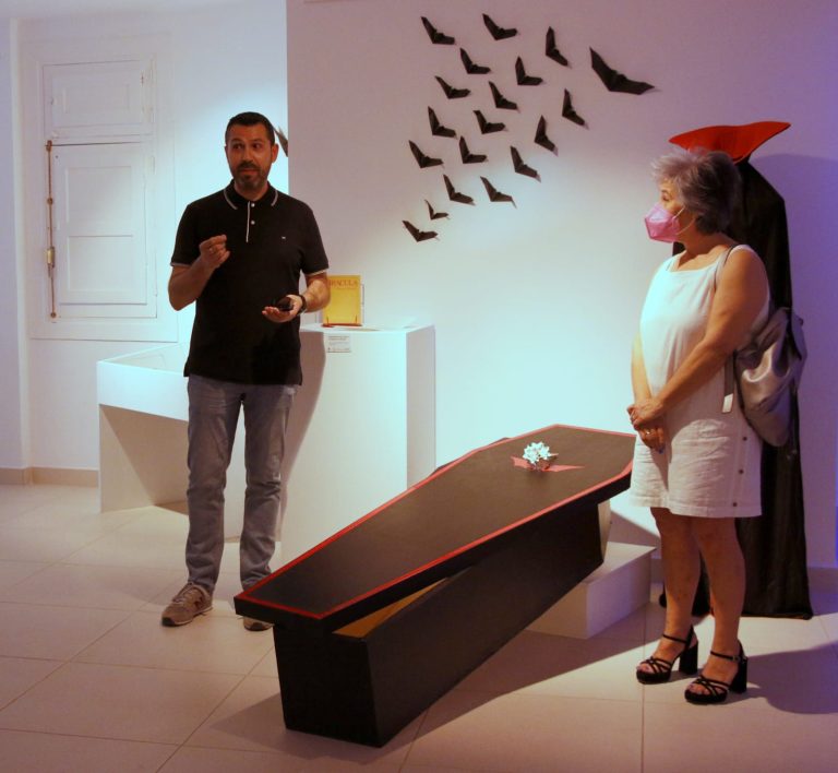 “Drácula: el origen”, la nueva exposición que acoge la Sala El Recreo de Quintanar de la Orden “Drácula: el origen”, la nueva exposición que acoge la Sala El Recreo de Quintanar de la Orden