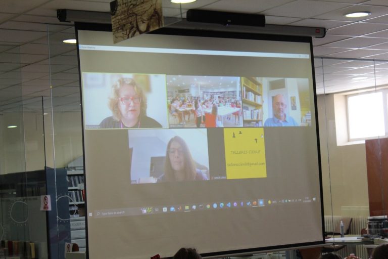 Las familias Cienlee y los Colegios Cristóbal Colón y Ntra. Sra de la Consolación celebran un encuentro literario en la Biblioteca