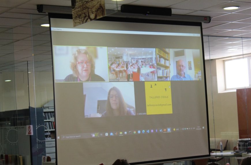 Las familias Cienlee y los Colegios Cristóbal Colón y Ntra. Sra de la Consolación celebran un encuentro literario en la Biblioteca