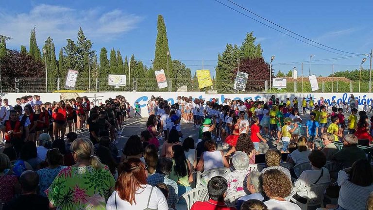 El Colegio Ntra. Sra. de la Consolación celebra el fin de curso con bailes y barbacoa solidaria