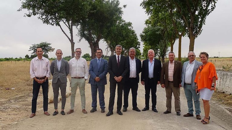 Álvaro Gutiérrez comprueba la buena gestión que el alcalde de Quintanar está haciendo de los fondos de la Diputación Provincial Álvaro Gutiérrez comprueba la buena gestión que el alcalde de Quintanar está haciendo de los fondos de la Diputación Provincial