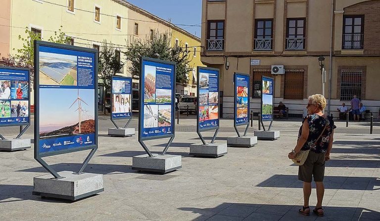 La exposición “40 aniversario del Estatuto de Autonomía de Castilla –La Mancha” llega a Quintanar de la Orden La exposición “40 aniversario del Estatuto de Autonomía de Castilla –La Mancha” llega a Quintanar de la Orden