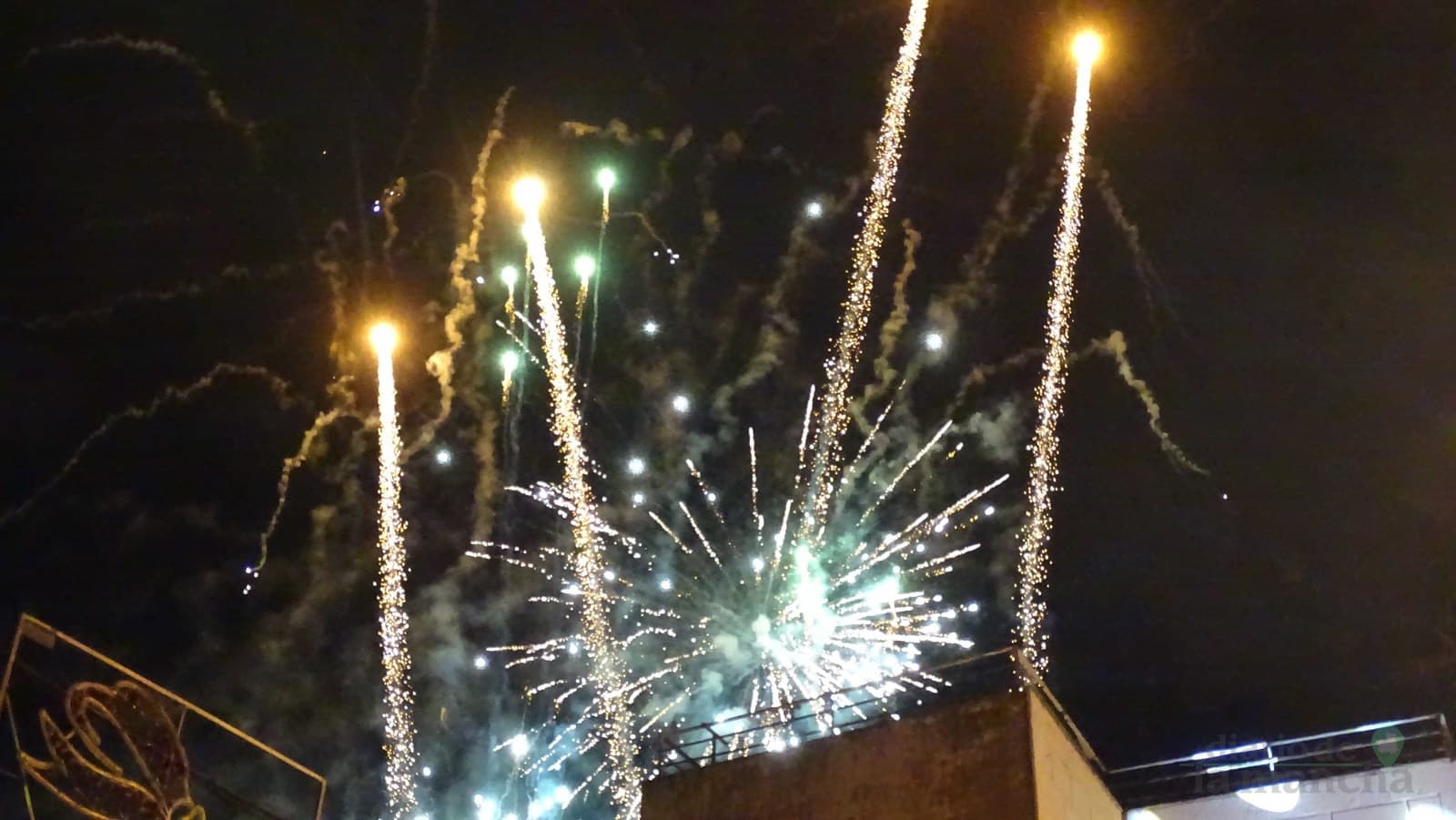 Luz, sonido y fuegos artificiales para inaugurar la Navidad en Quintanar de la Orden