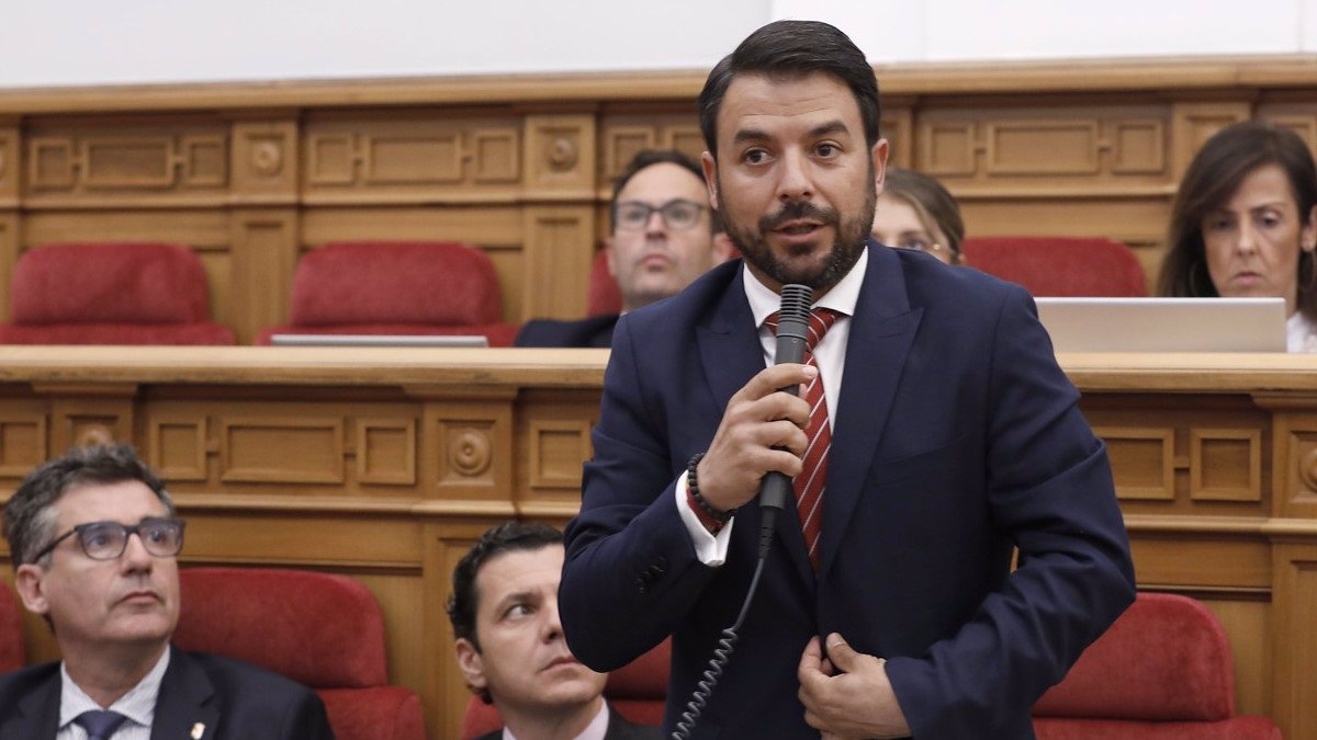 Vox en Castilla-La Mancha cede tras controversia y acepta definir el 25N como Día de la Eliminación de la Violencia contra las Mujeres