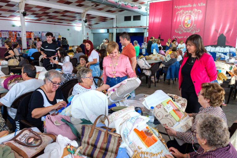 Argamasilla de Alba celebra con éxito el XX Encuentro de Encajeras