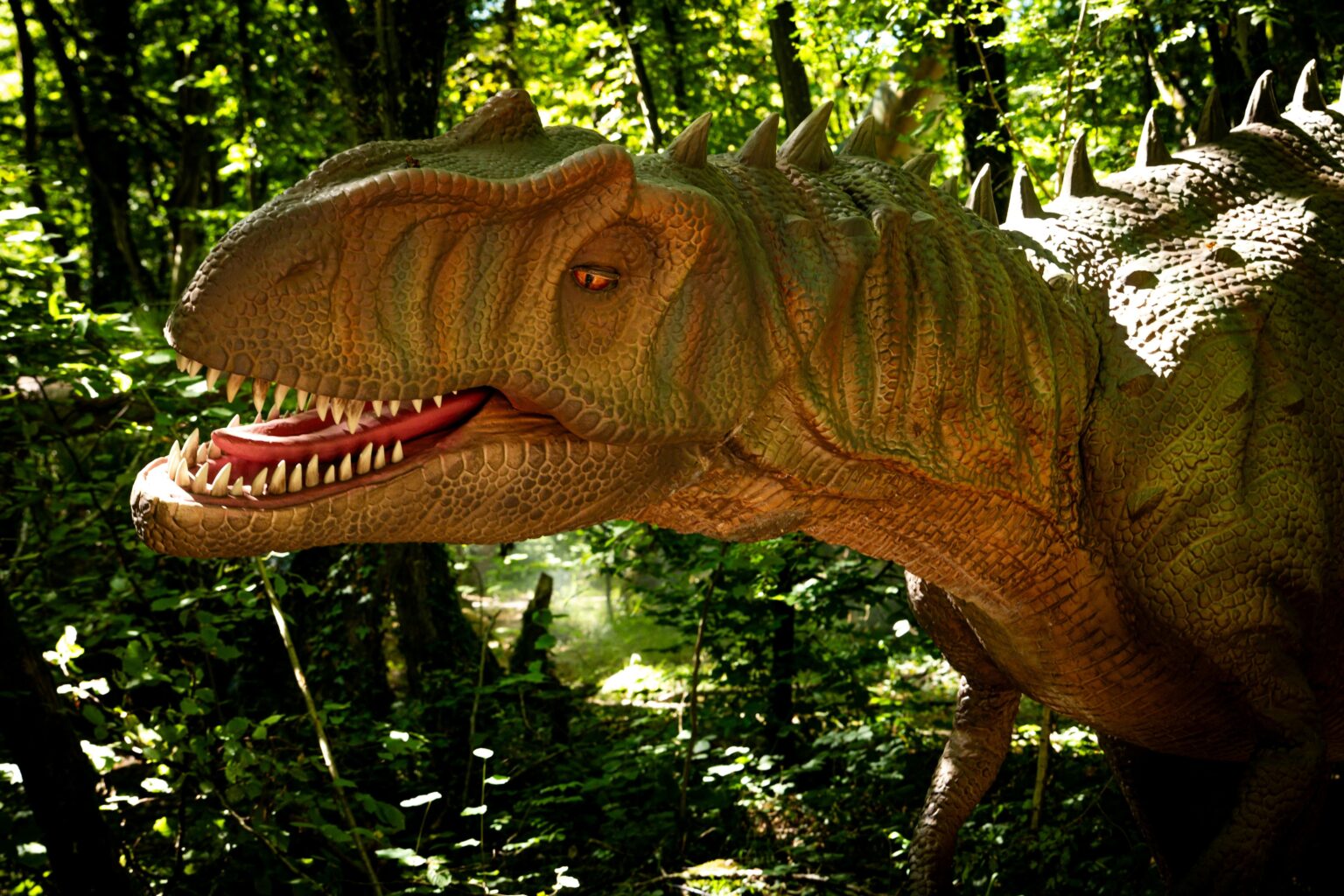 El Bosque Encantado abre DINOLANDIA MADRID el 28 de marzo: una experiencia entre dinosaurios para familias